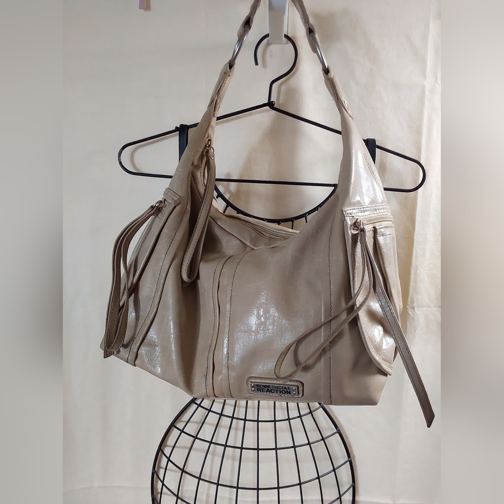 Kenneth Cole Reaction Women's Beige 2 side pockets Shoulder Bag